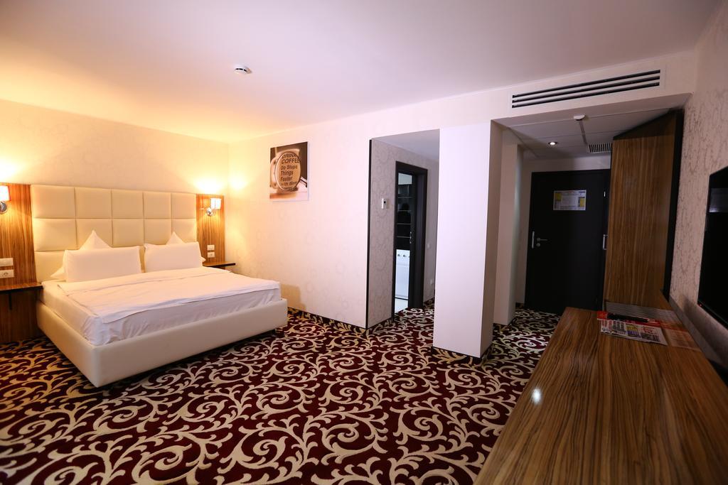Hotel Articus Krajowa Zewnętrze zdjęcie