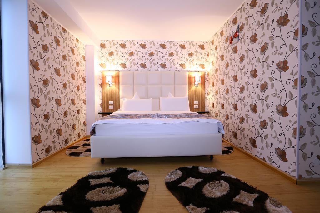 Hotel Articus Krajowa Zewnętrze zdjęcie