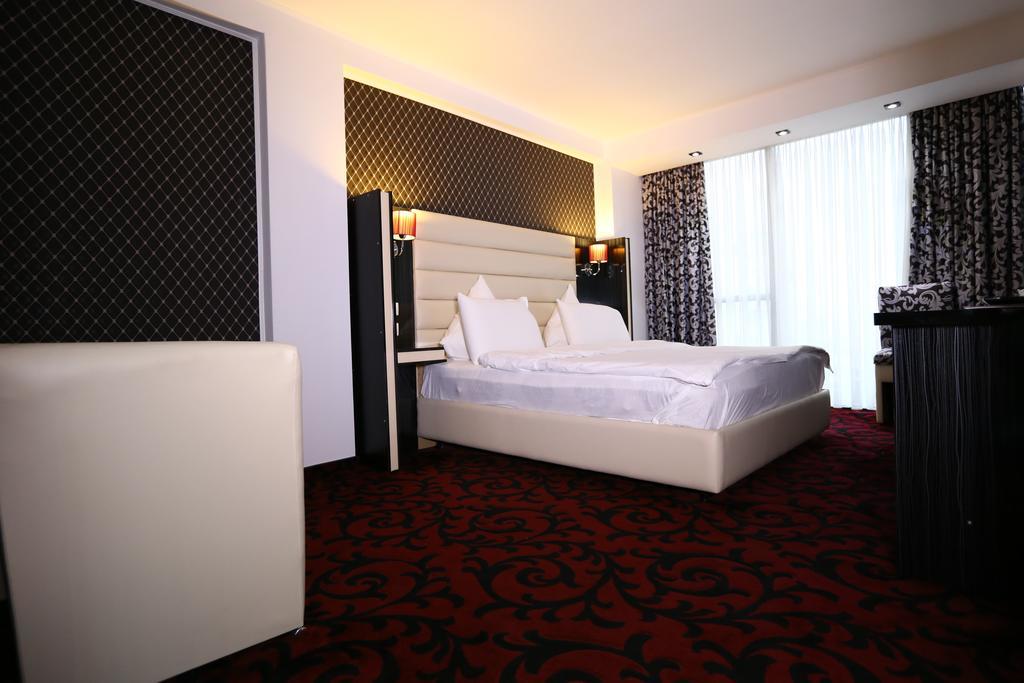 Hotel Articus Krajowa Zewnętrze zdjęcie