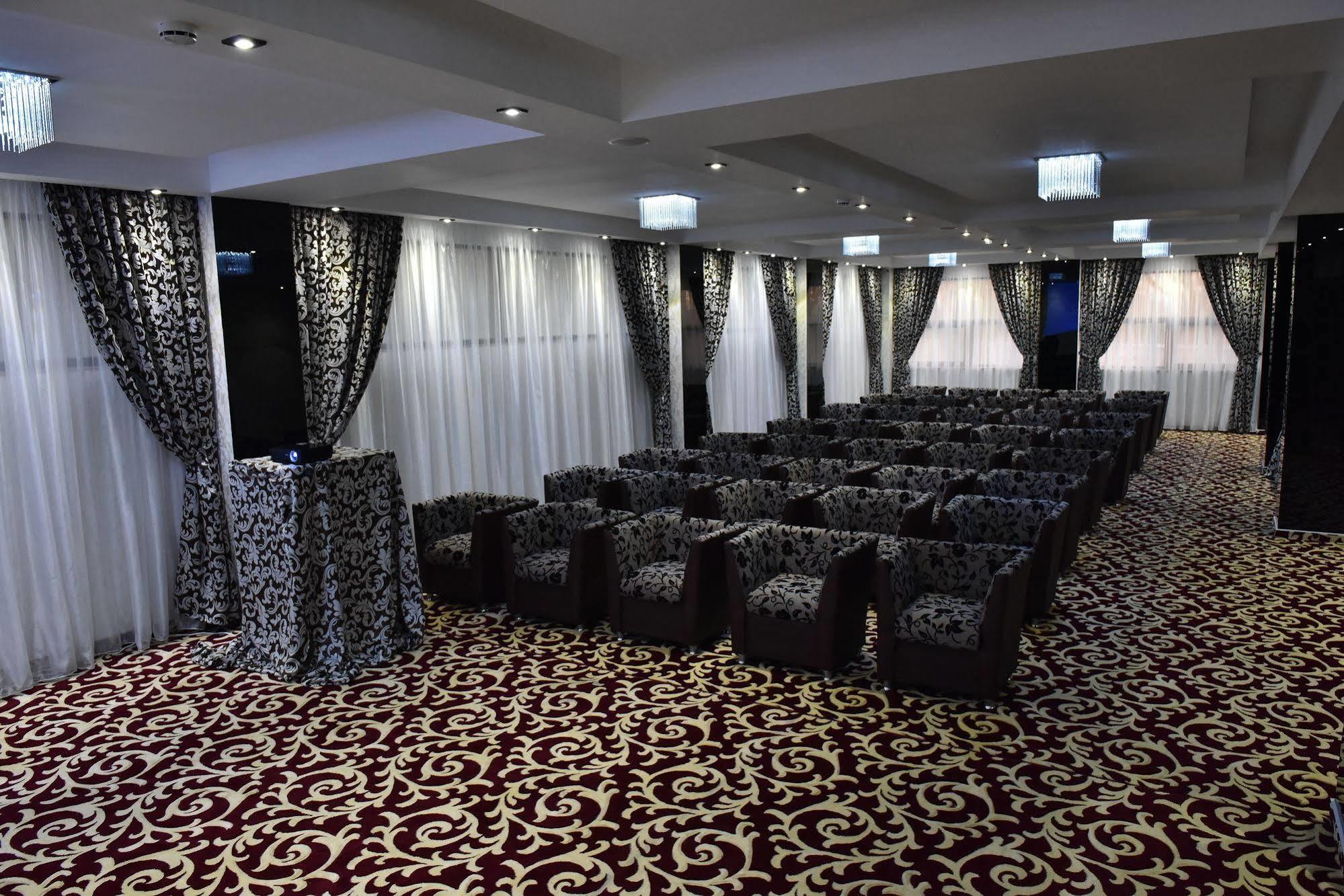 Hotel Articus Krajowa Zewnętrze zdjęcie