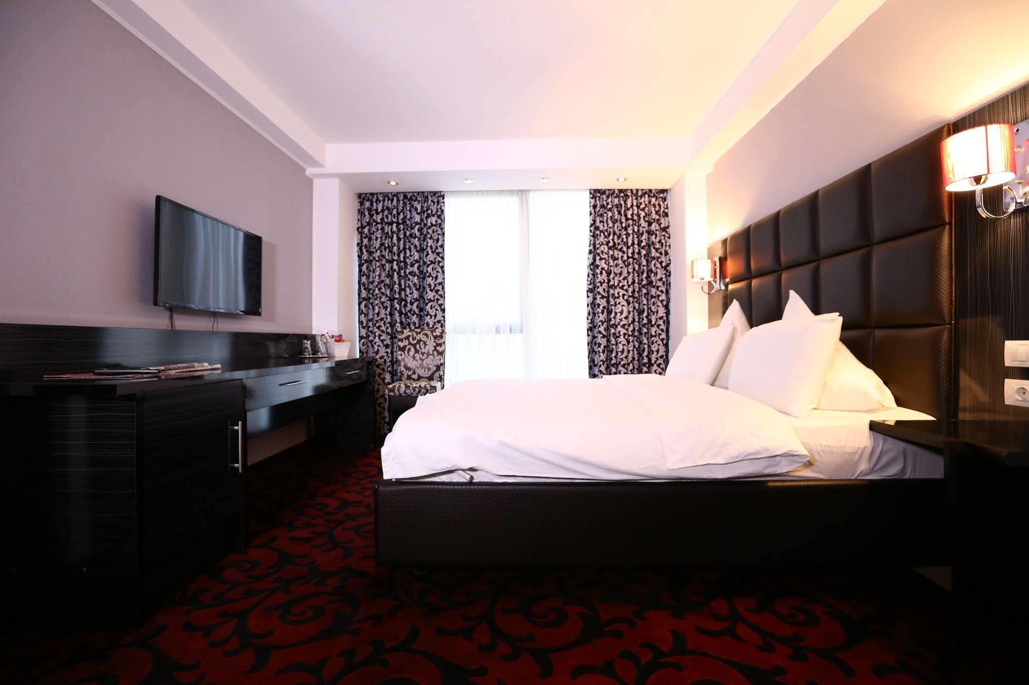 Hotel Articus Krajowa Zewnętrze zdjęcie
