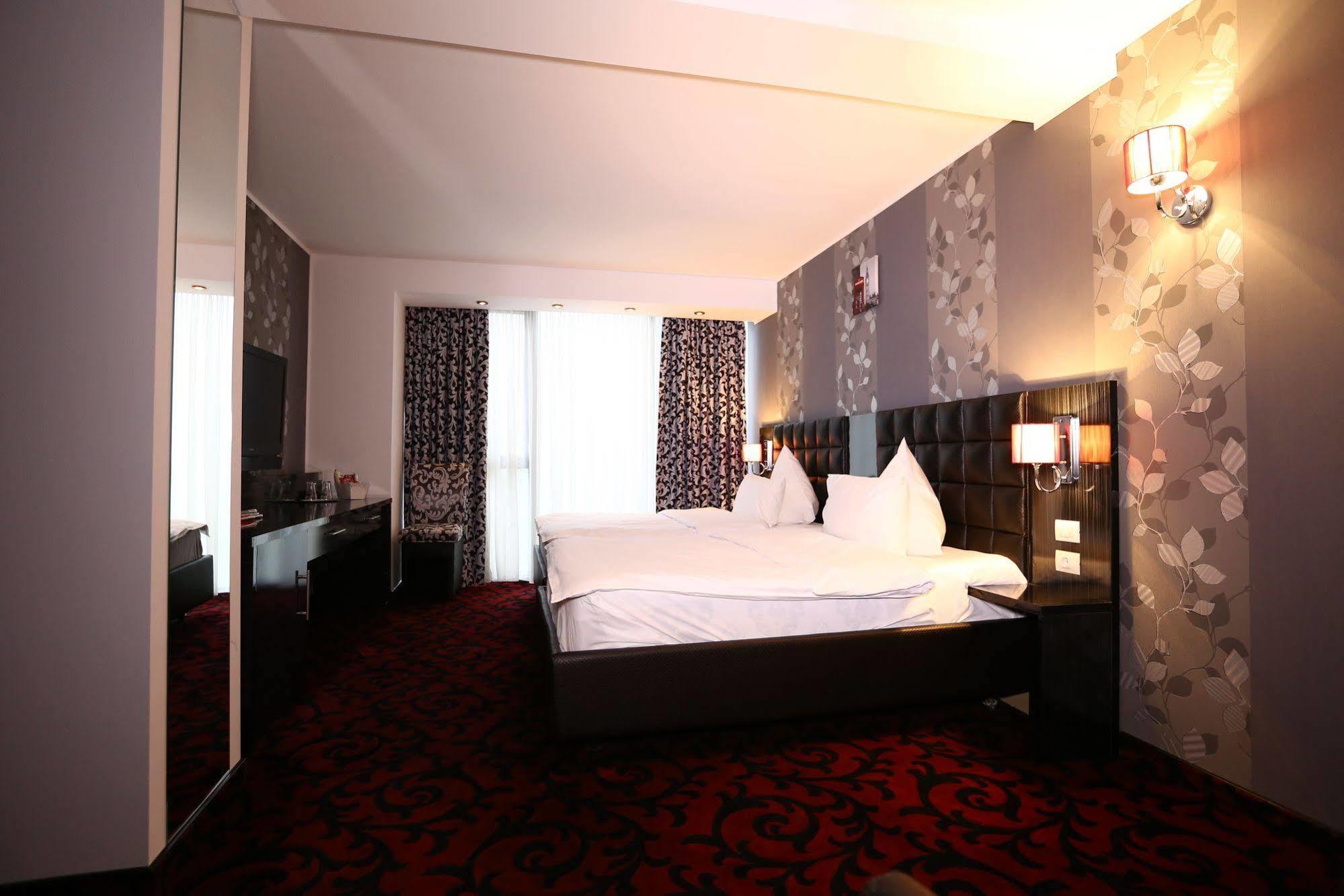 Hotel Articus Krajowa Zewnętrze zdjęcie