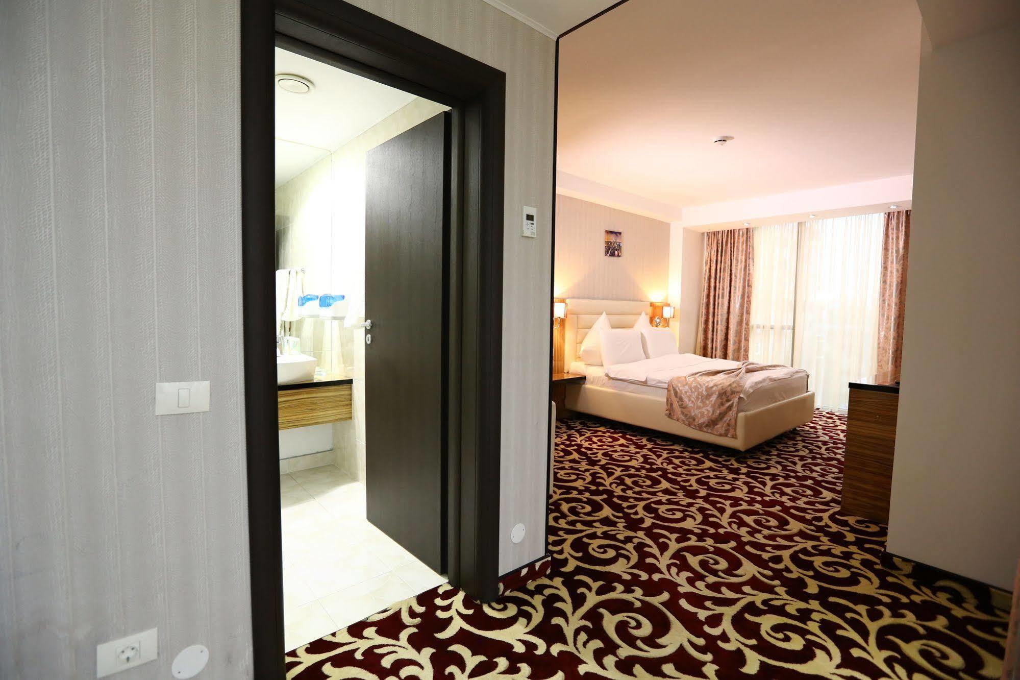 Hotel Articus Krajowa Zewnętrze zdjęcie