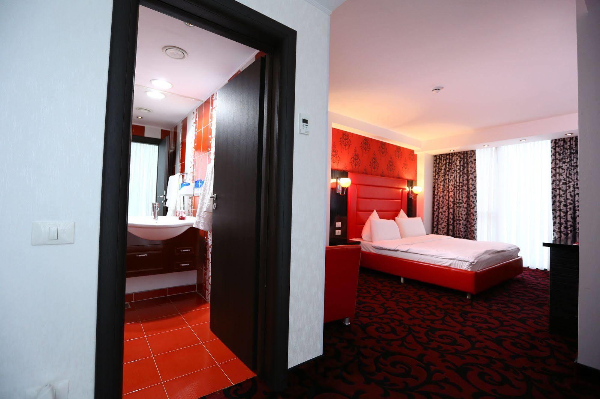 Hotel Articus Krajowa Zewnętrze zdjęcie