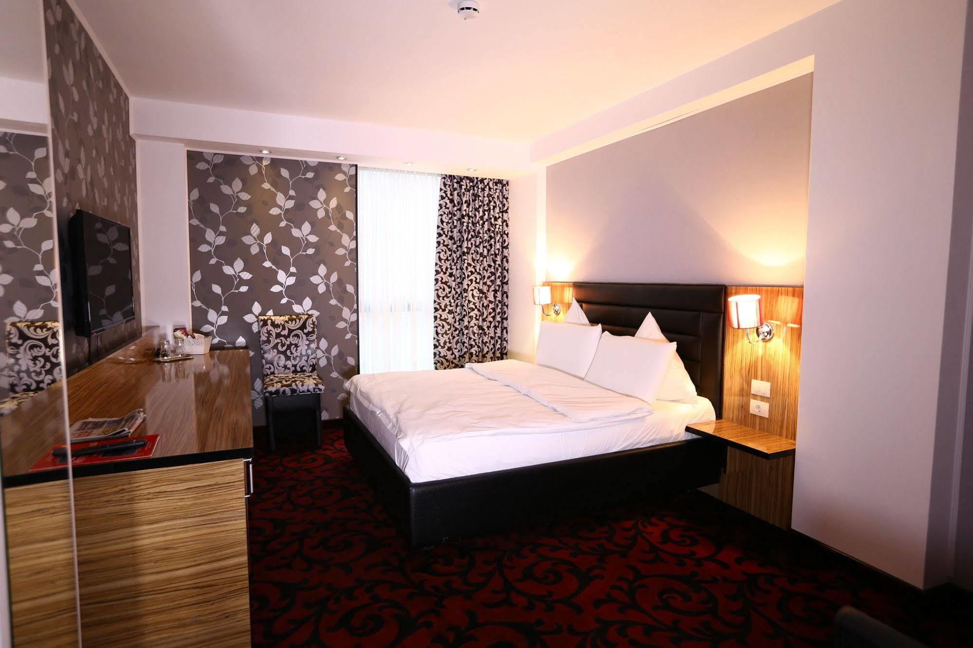Hotel Articus Krajowa Zewnętrze zdjęcie