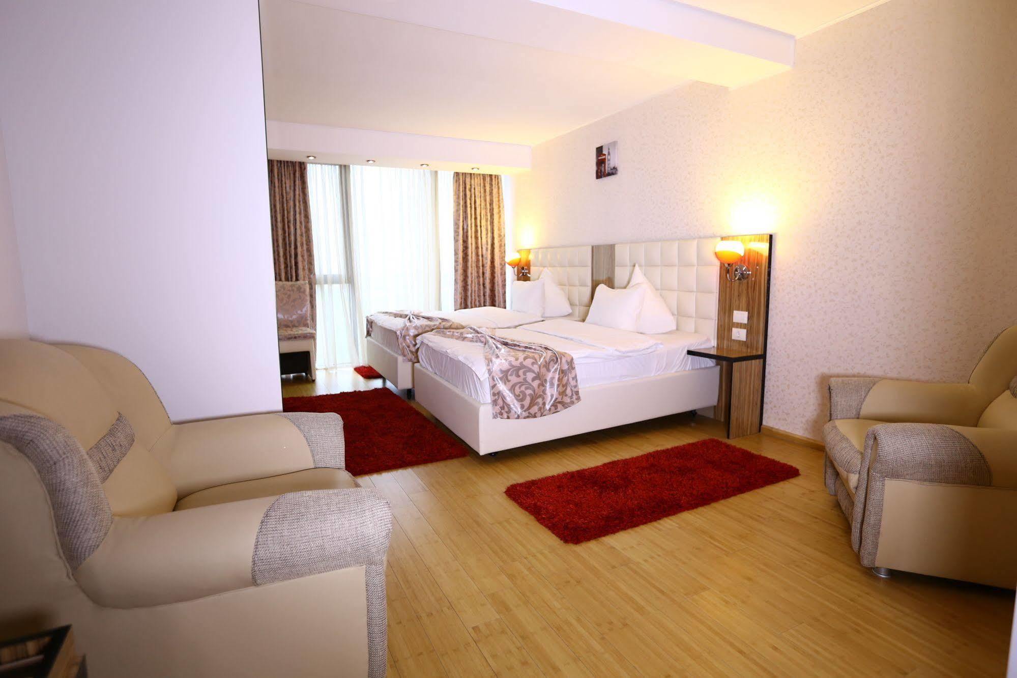 Hotel Articus Krajowa Zewnętrze zdjęcie